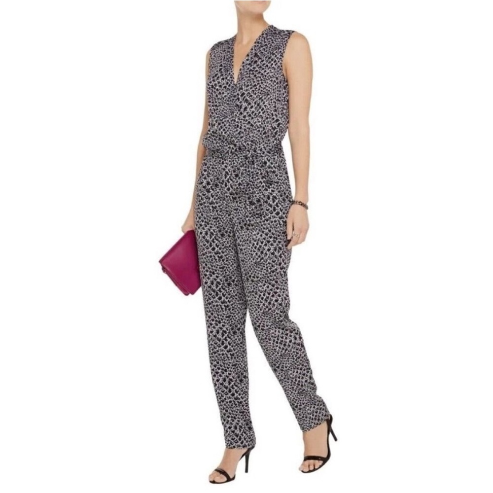 DVF -women’s Rowena silk blend black & white snakeskin sleeveless Jumpsuit SZ 4